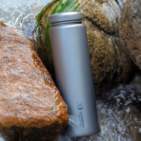 Titanium bottle 600 ml with flat cap