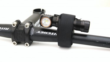 Universal holder for Twofish Bikeblock flashlights