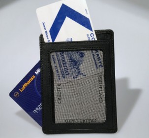 Cryptalloy leather shielded case for up to 6 RFID cards